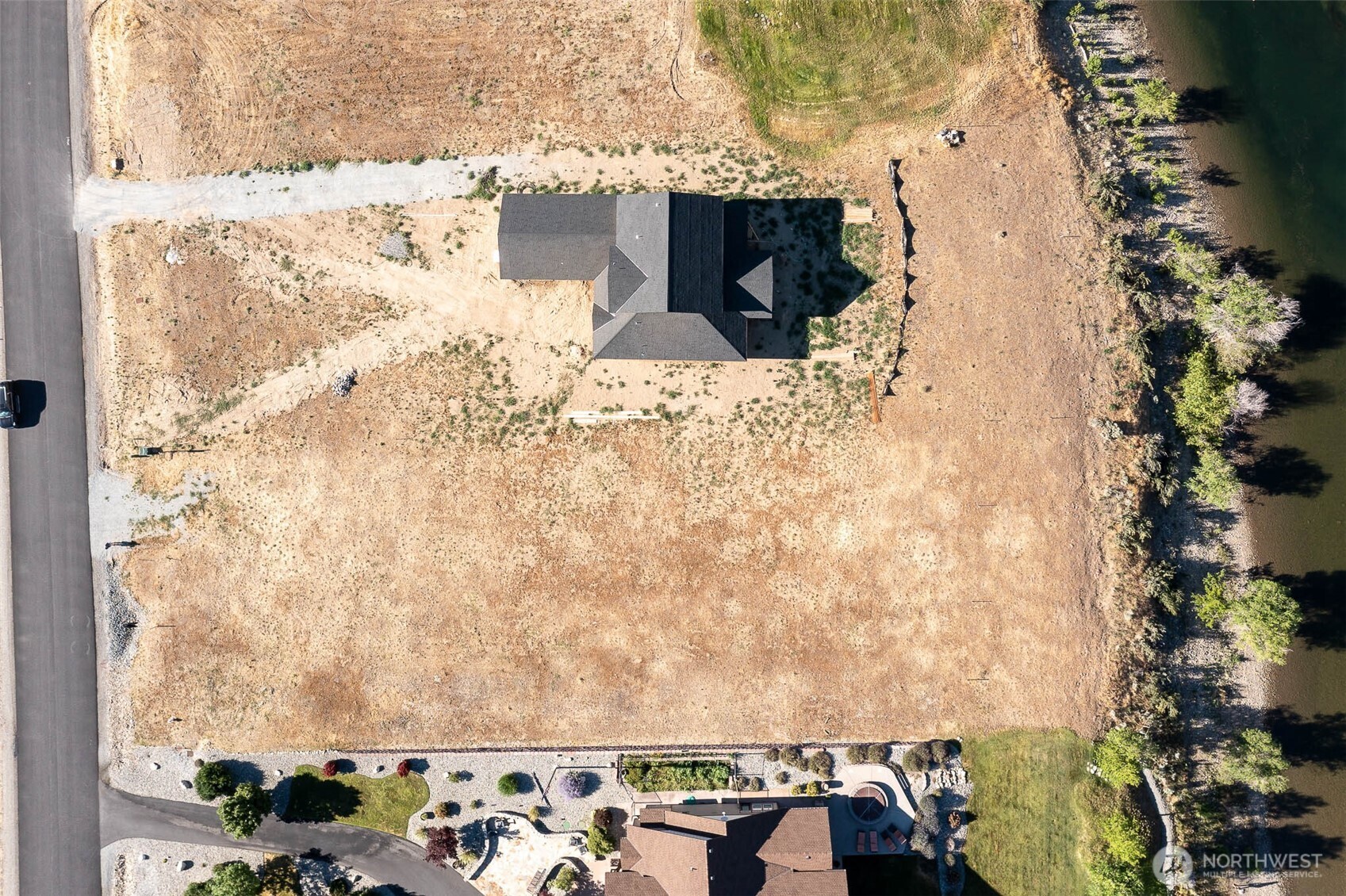 89 N Shore Drive Property Photo 12
