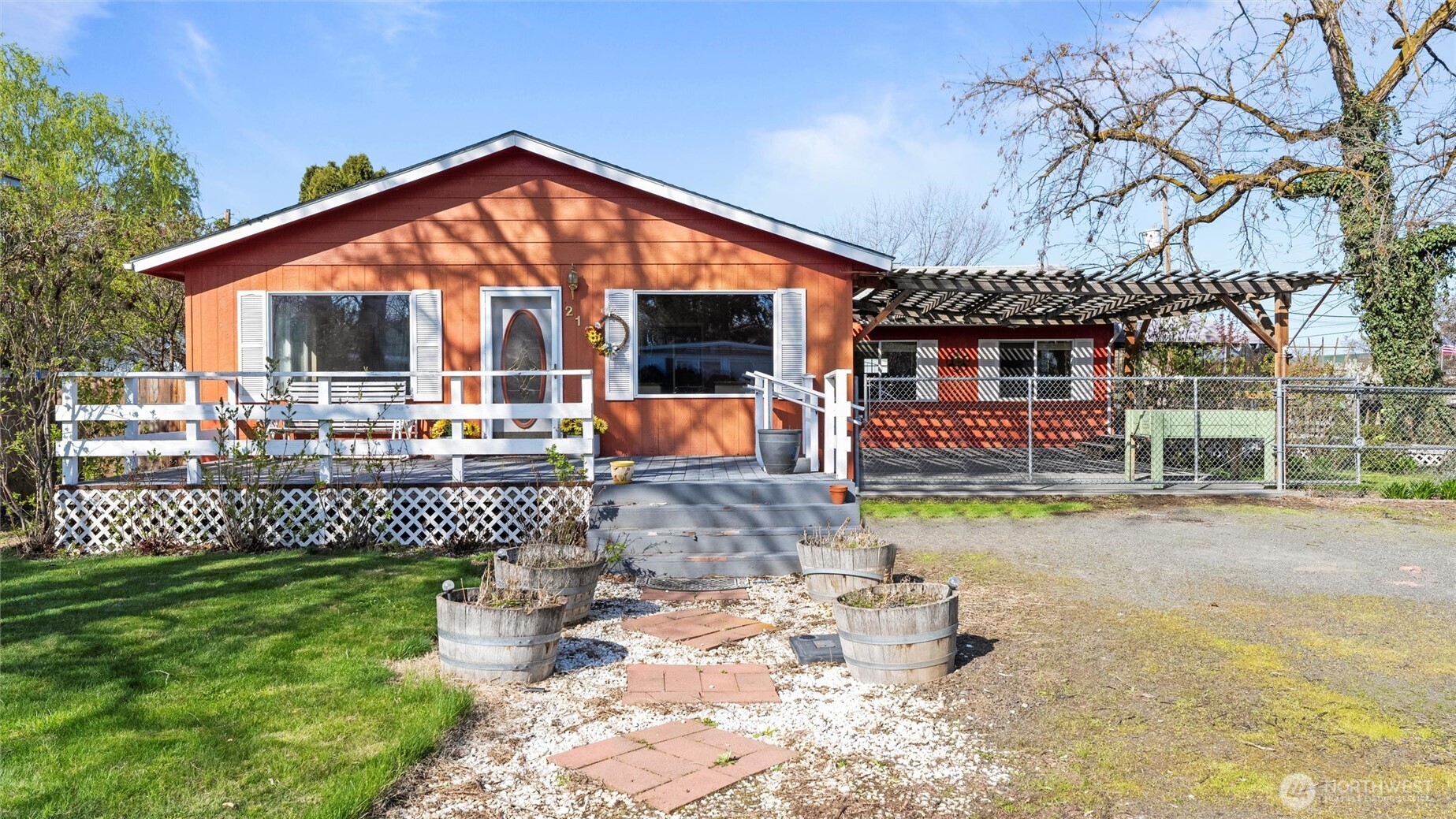 212 Bruce Street Property Photo 1
