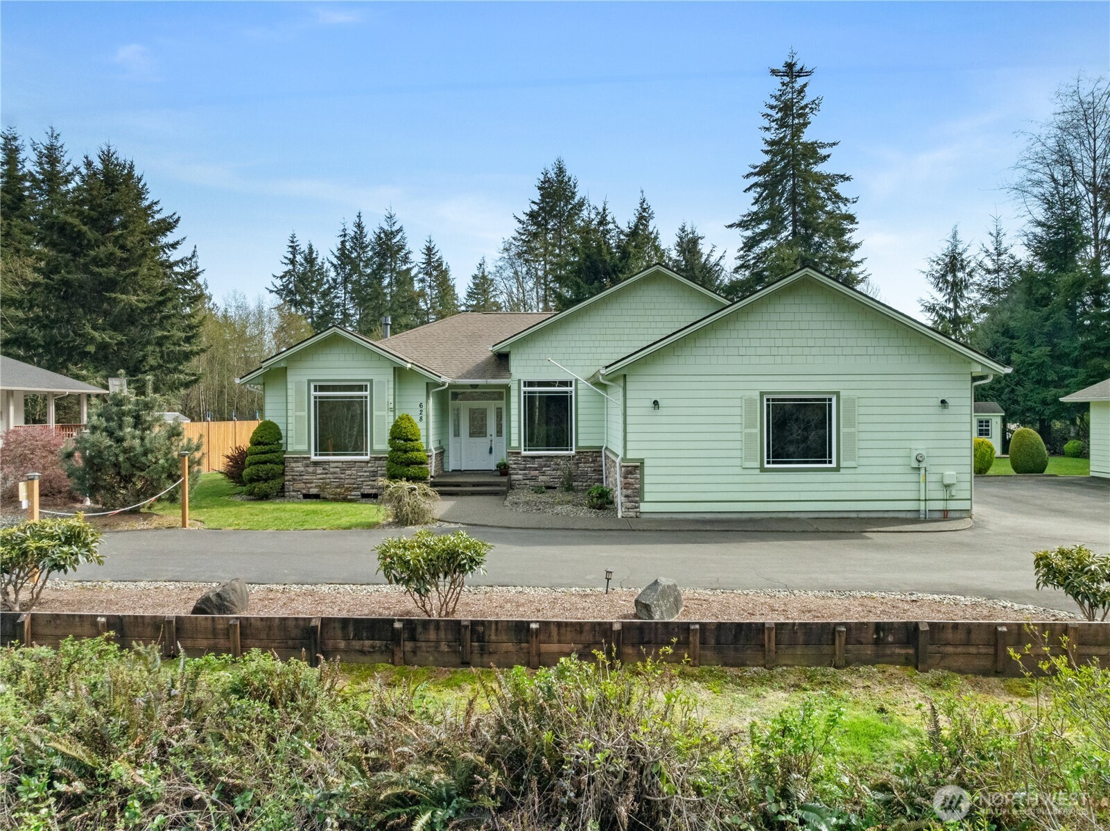 628 Linkshire Drive Property Photo