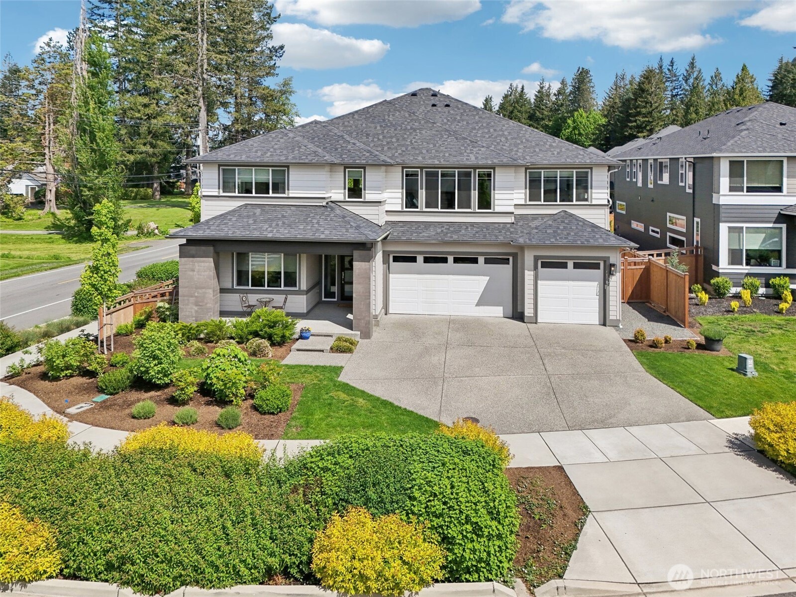 902 SE 10th Street