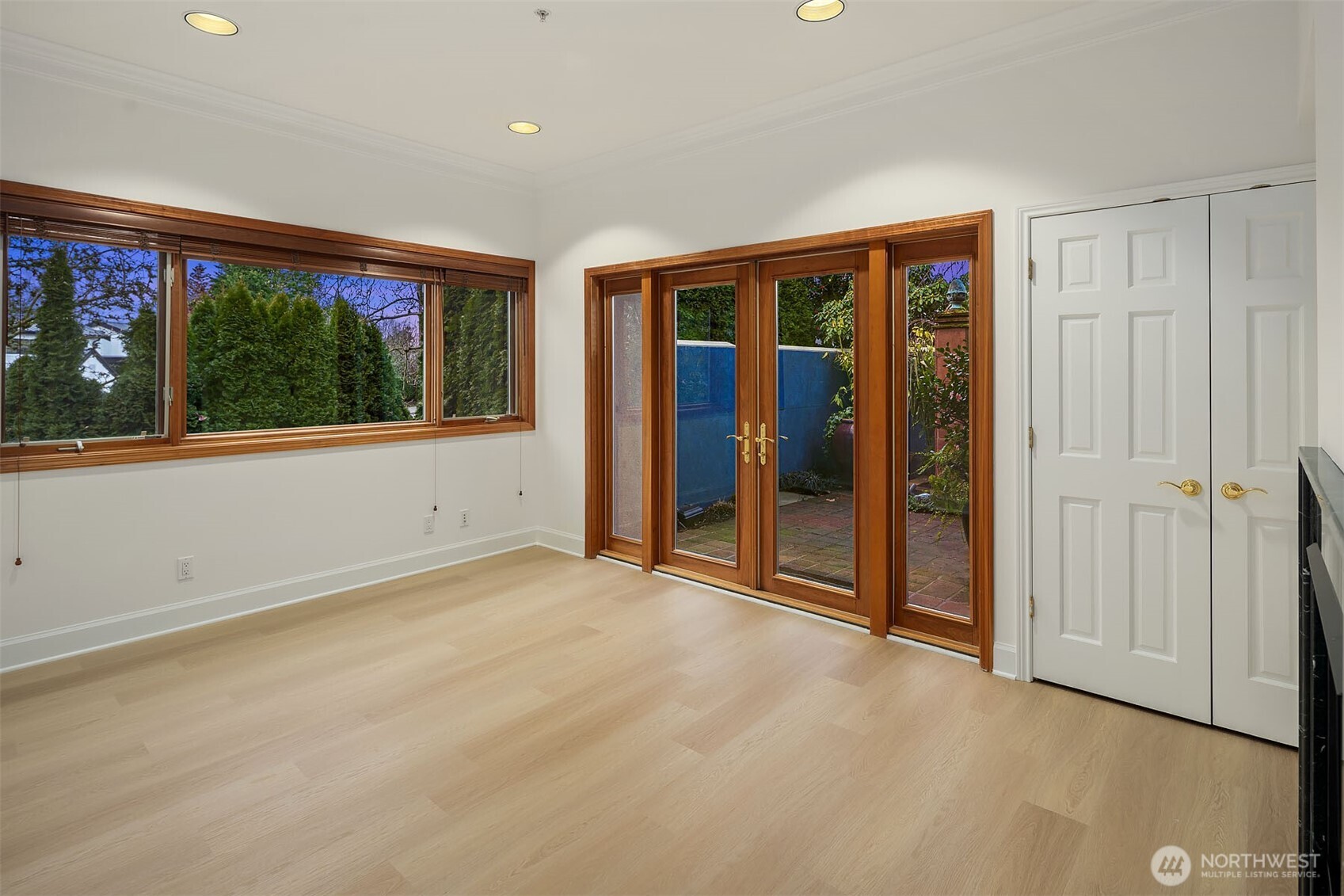 7 10th Avenue Property Photo 31