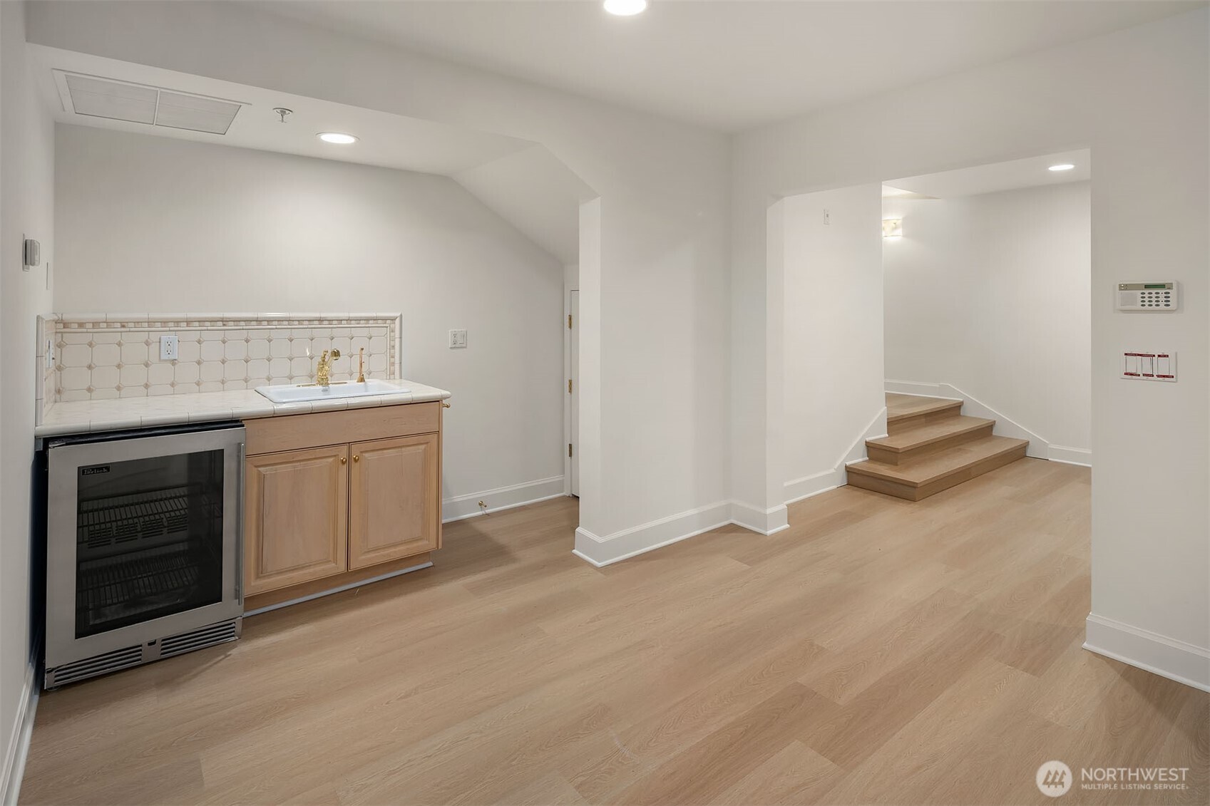 7 10th Avenue Property Photo 33