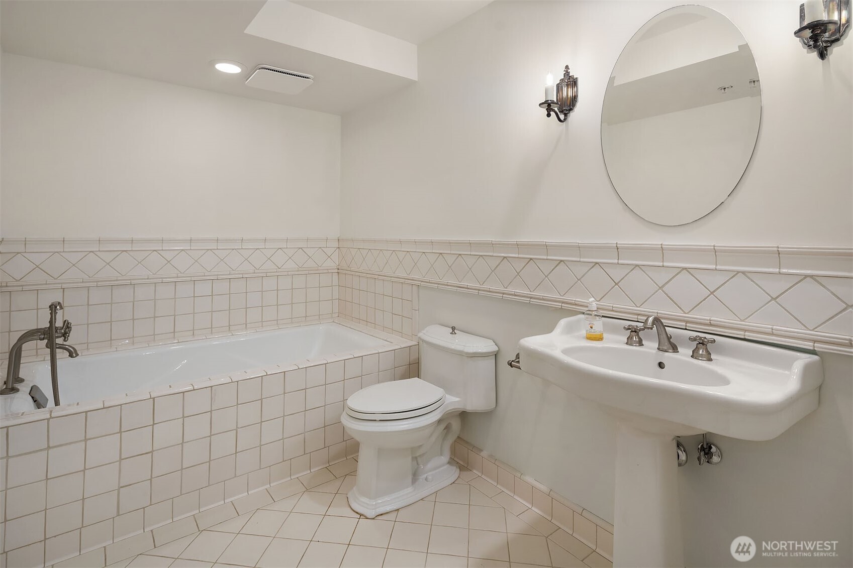 7 10th Avenue Property Photo 36