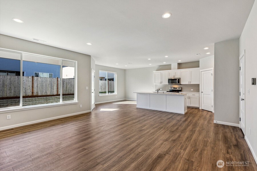 27023 30th Place 18 Property Photo 5