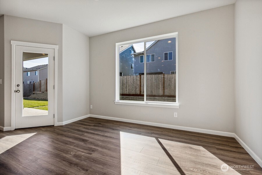 27023 30th Place 18 Property Photo 10