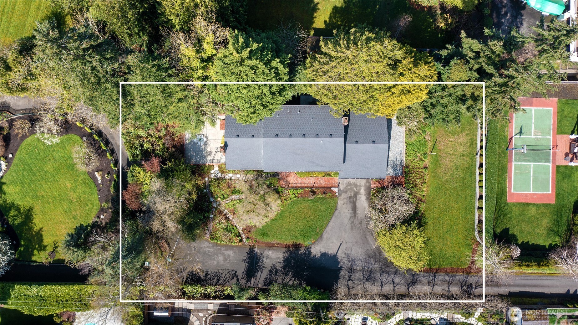 9018 Ne 38th Place Property Photo 1