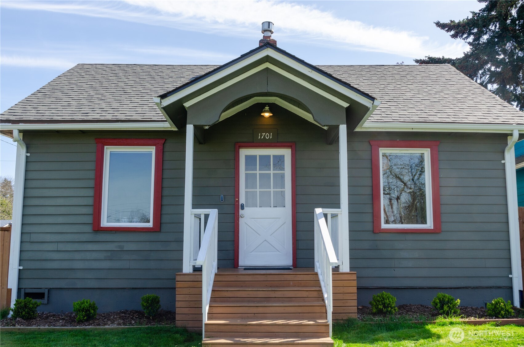 1701 S Oakes Street Property Photo