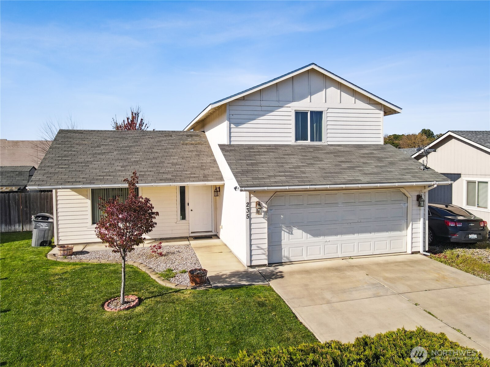 235 E Lilac Place Property Photo