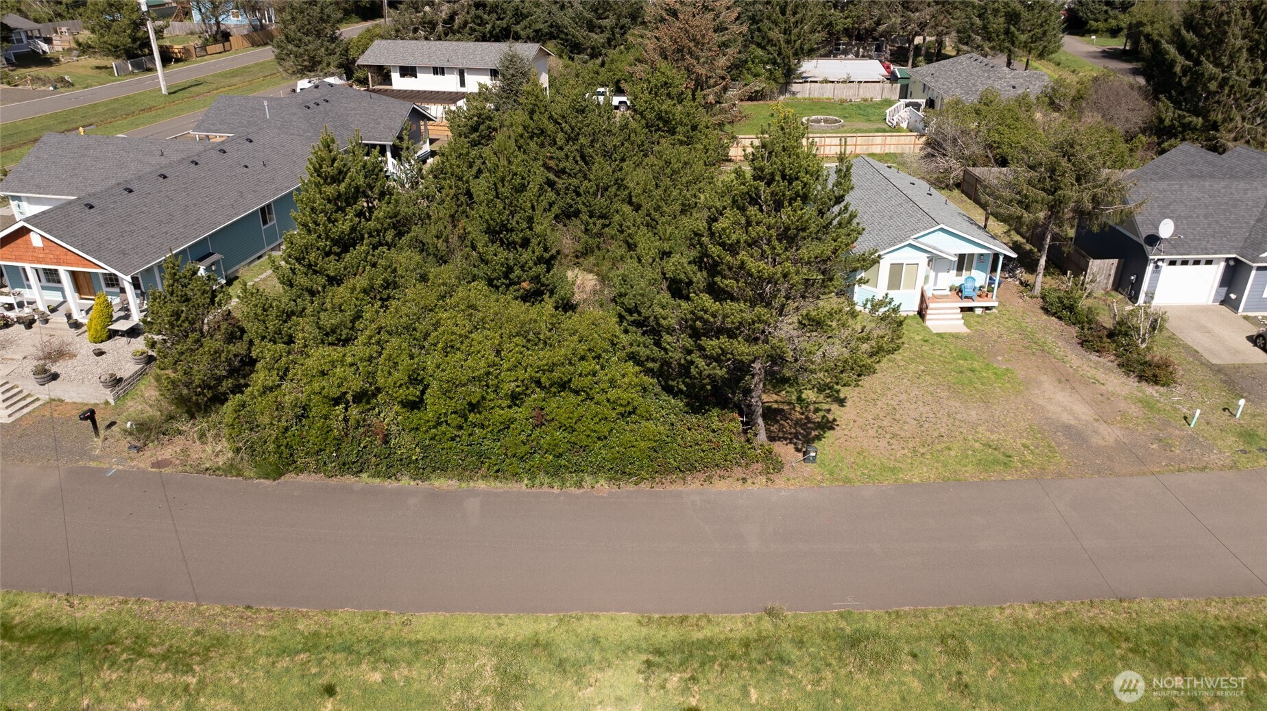 190 Clover Street Property Photo 5