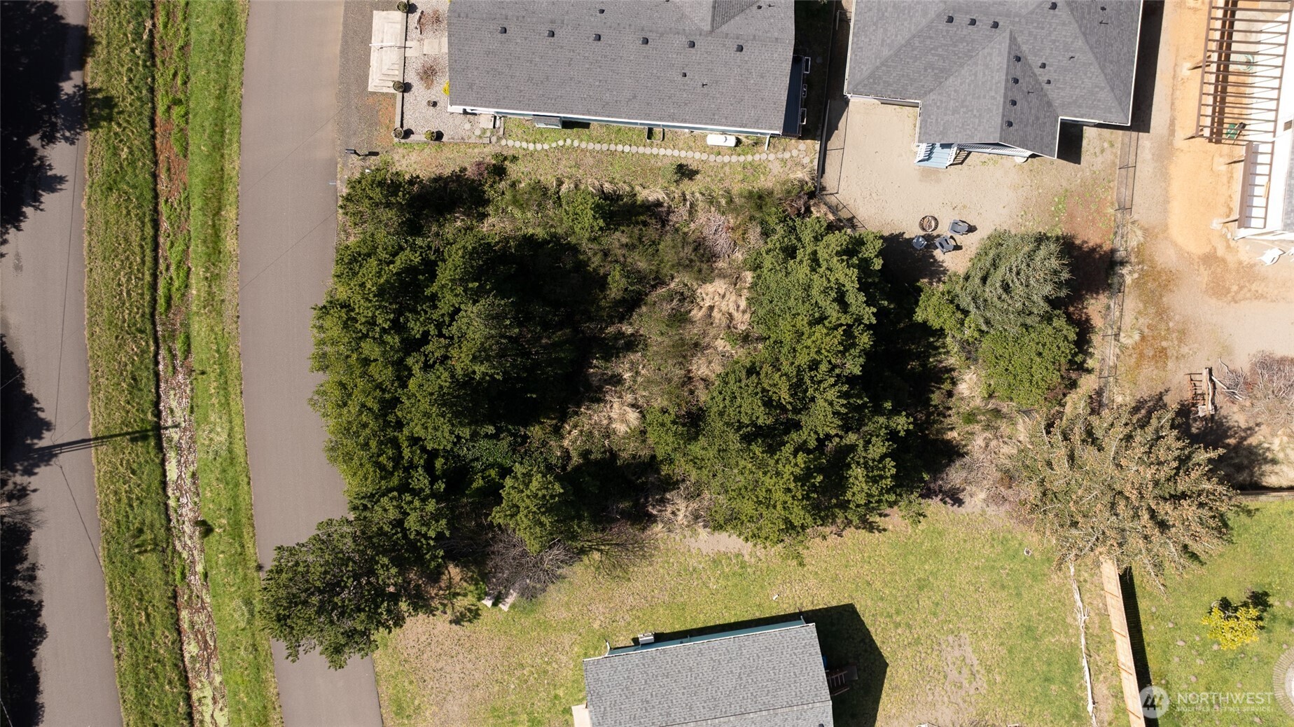 190 Clover Street Property Photo 12