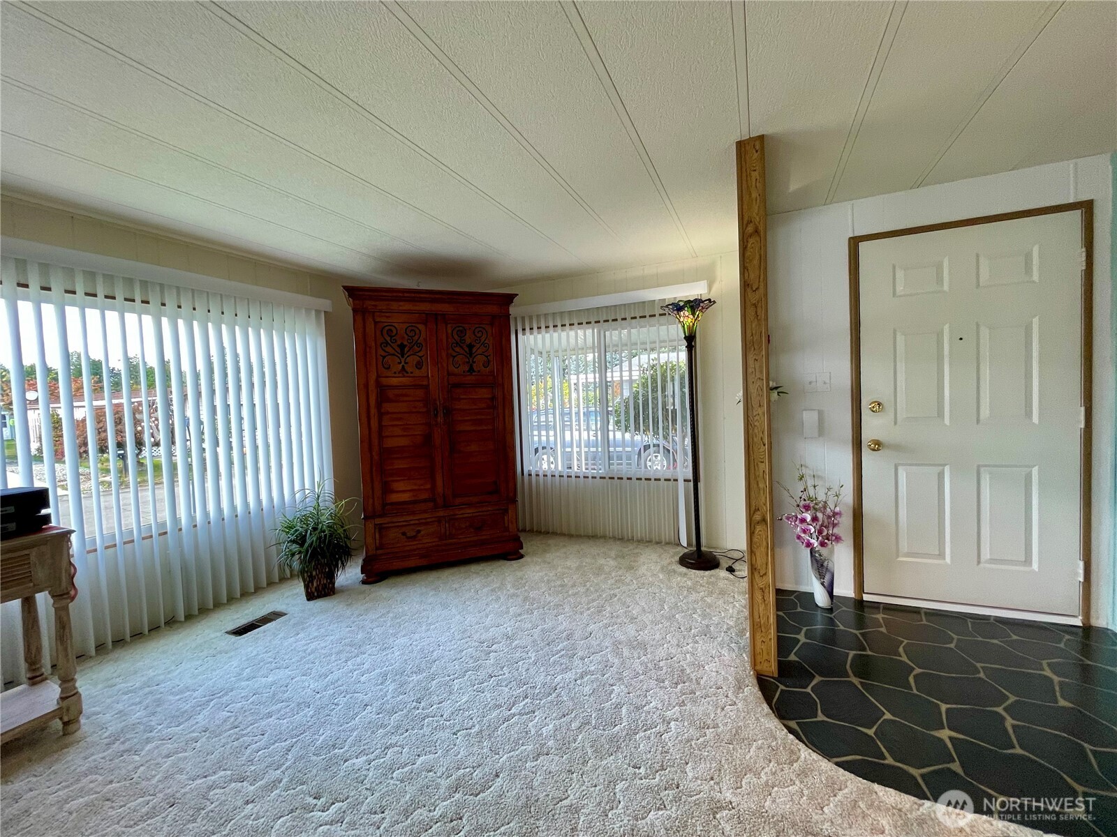 2203 Alonda Lane Property Photo 5