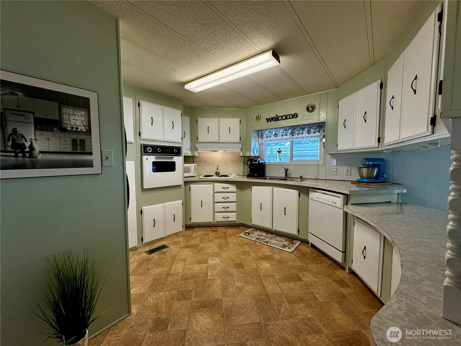 2203 Alonda Lane Property Photo 11