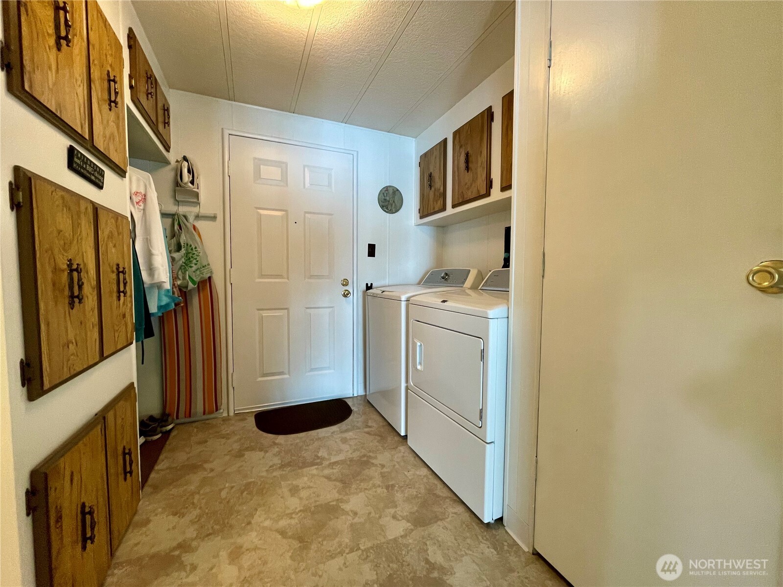 2203 Alonda Lane Property Photo 17