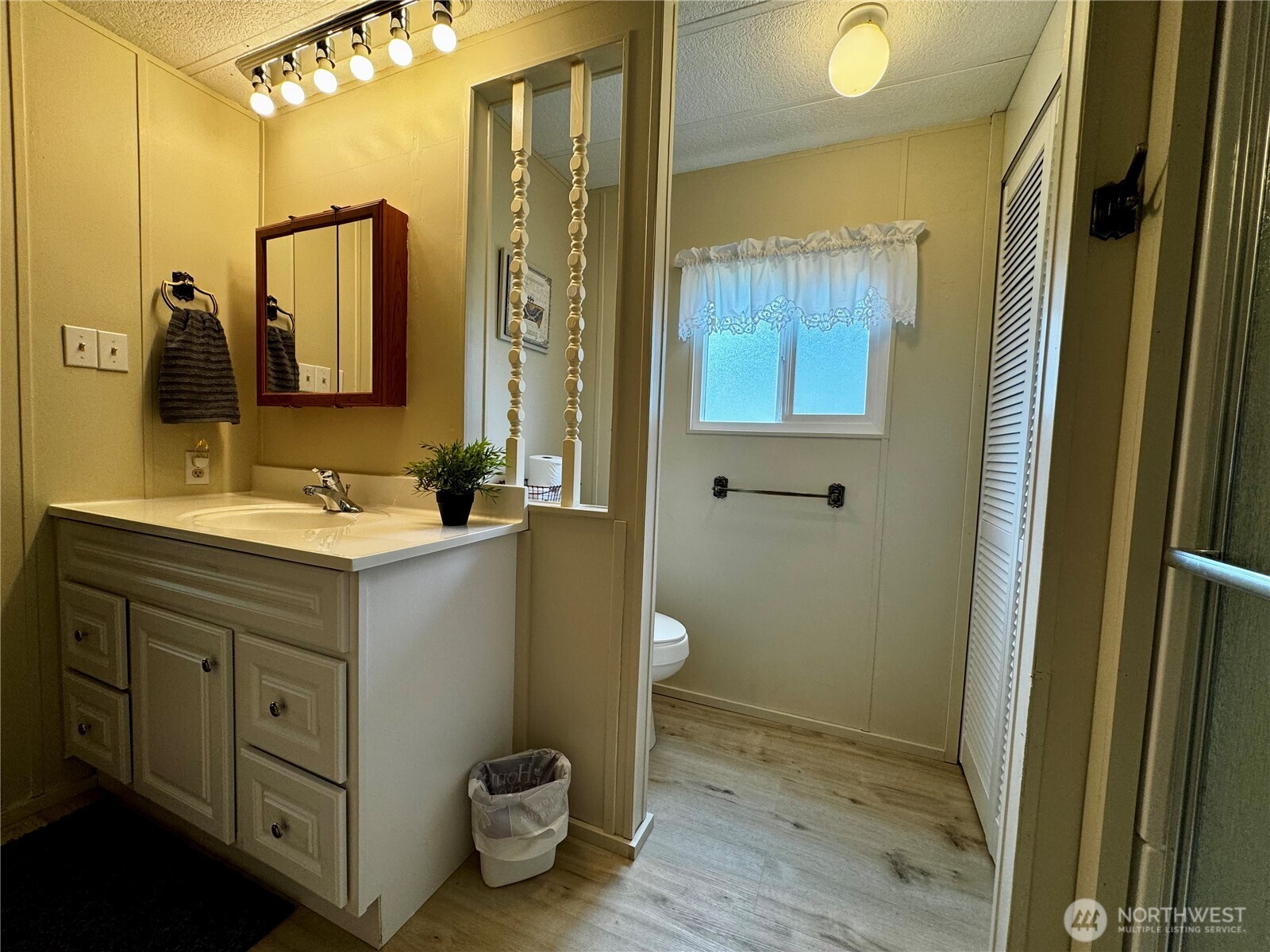 2203 Alonda Lane Property Photo 23