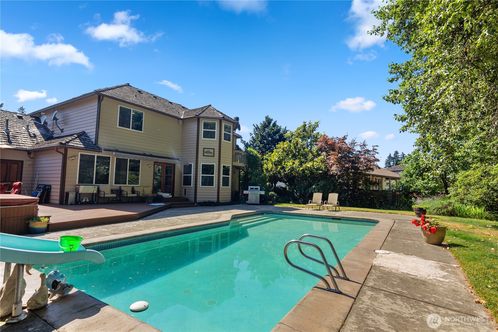 932 Pike Place Property Photo 1