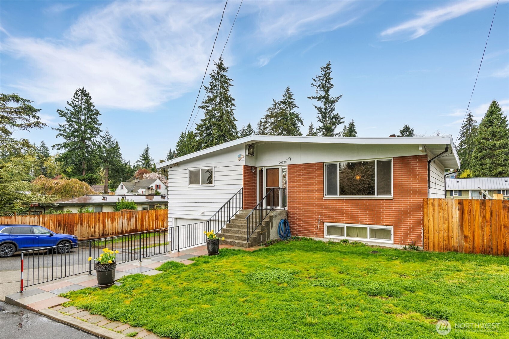 20229 Des Moines Memorial Drive Property Photo