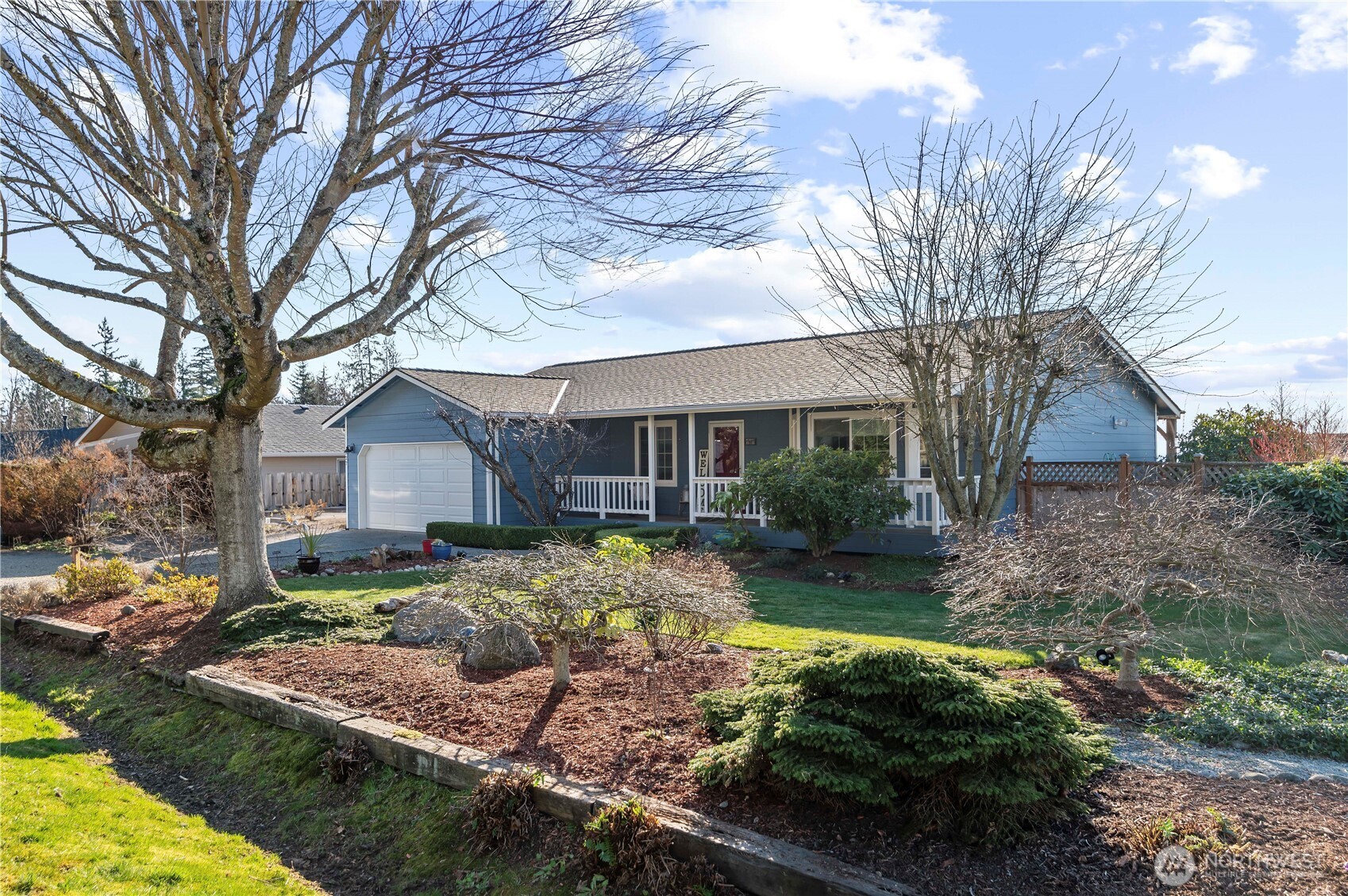 527 Island View Drive Property Photo 1