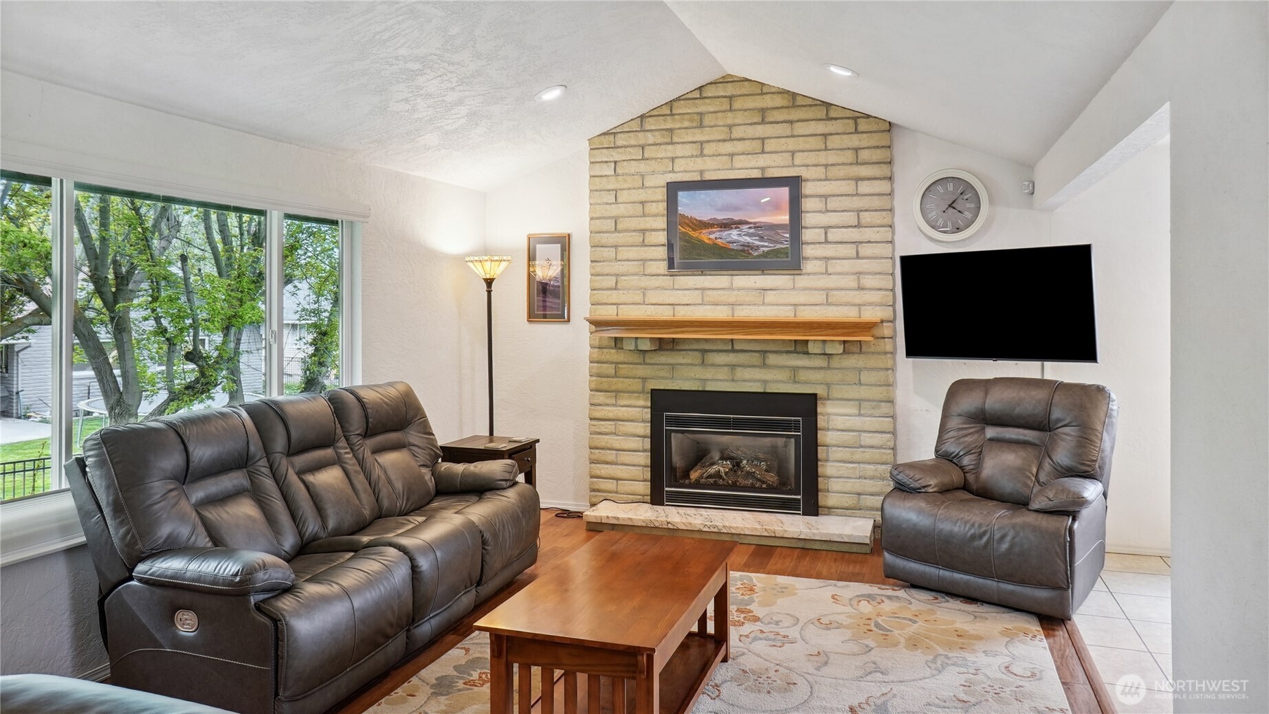 863 S Meadowlark Lane Property Photo 2