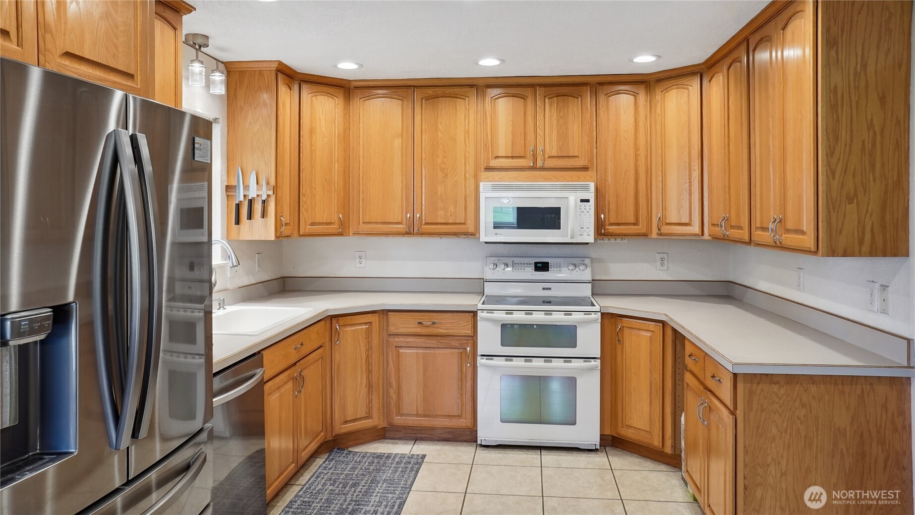 863 S Meadowlark Lane Property Photo 3