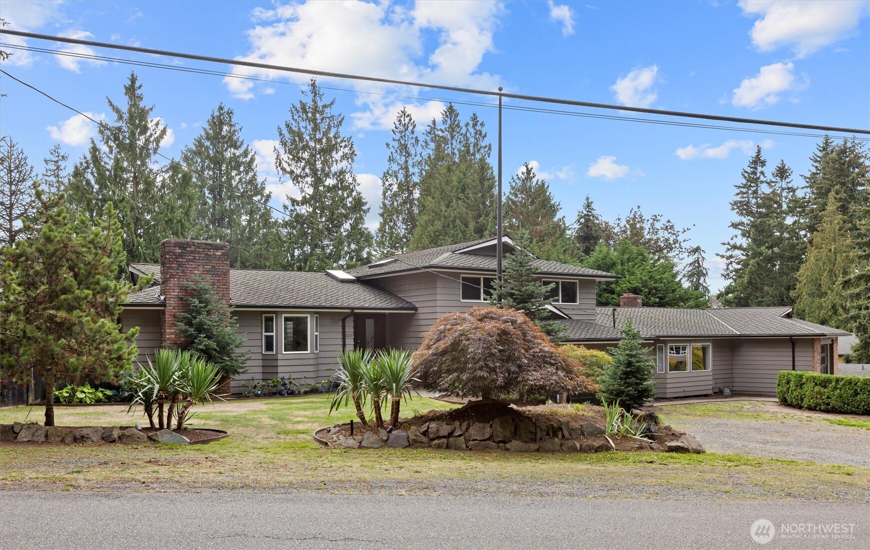 2020 Oak Road Property Photo