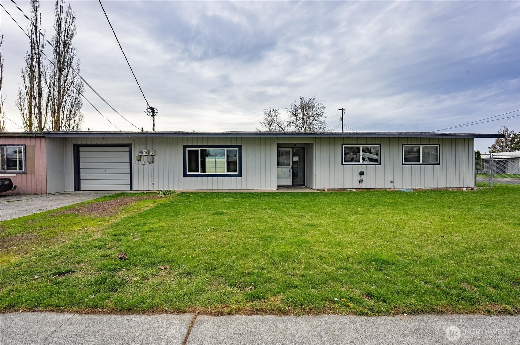 9011 Bong Loop B Property Photo