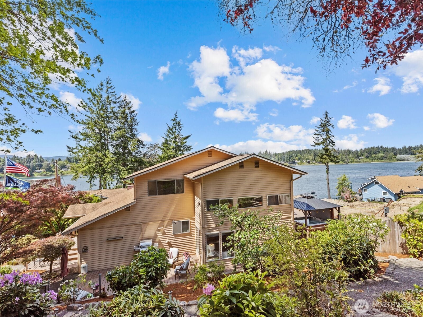 2540 E Phinney Bay Place Property Photo 1