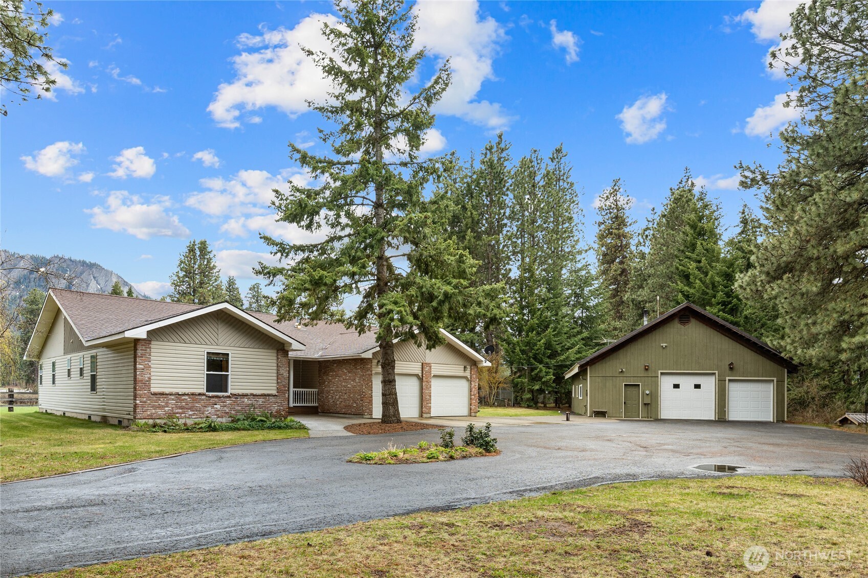 1011 Dunnagan Avenue Property Photo 1