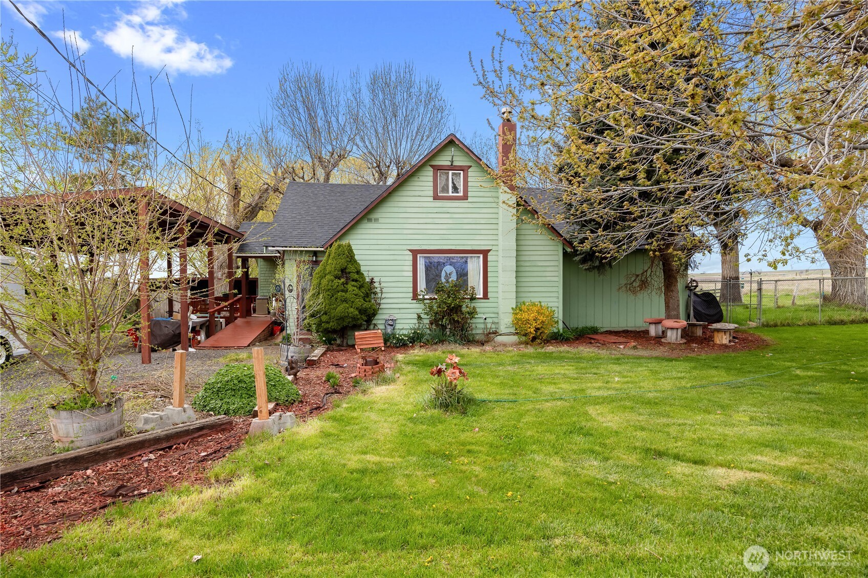 57904 Ne Roza Road Property Photo