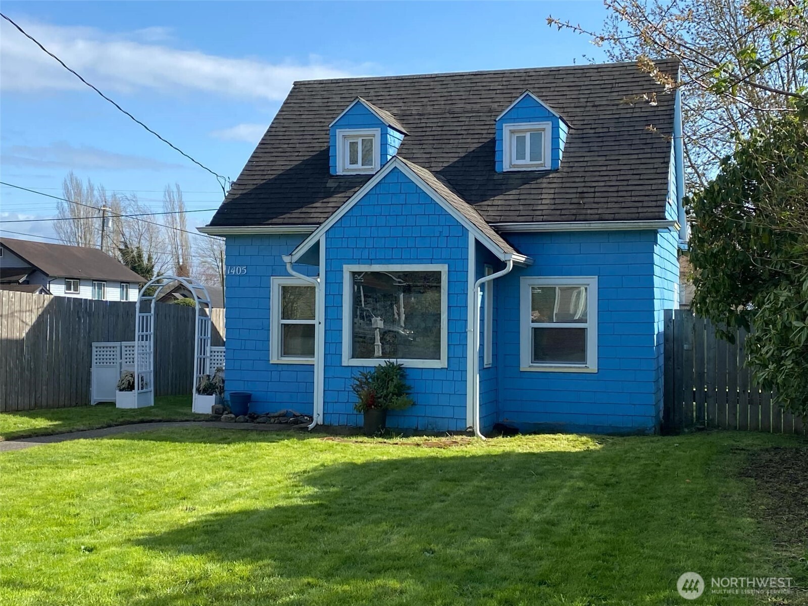 1405 W 2nd Street Property Photo