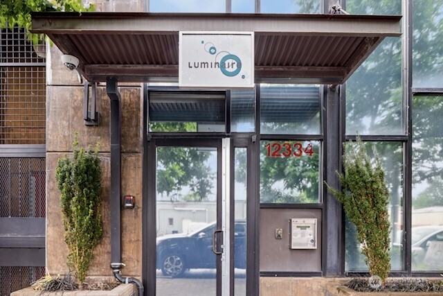 12334 31st Avenue 305 Property Photo 2