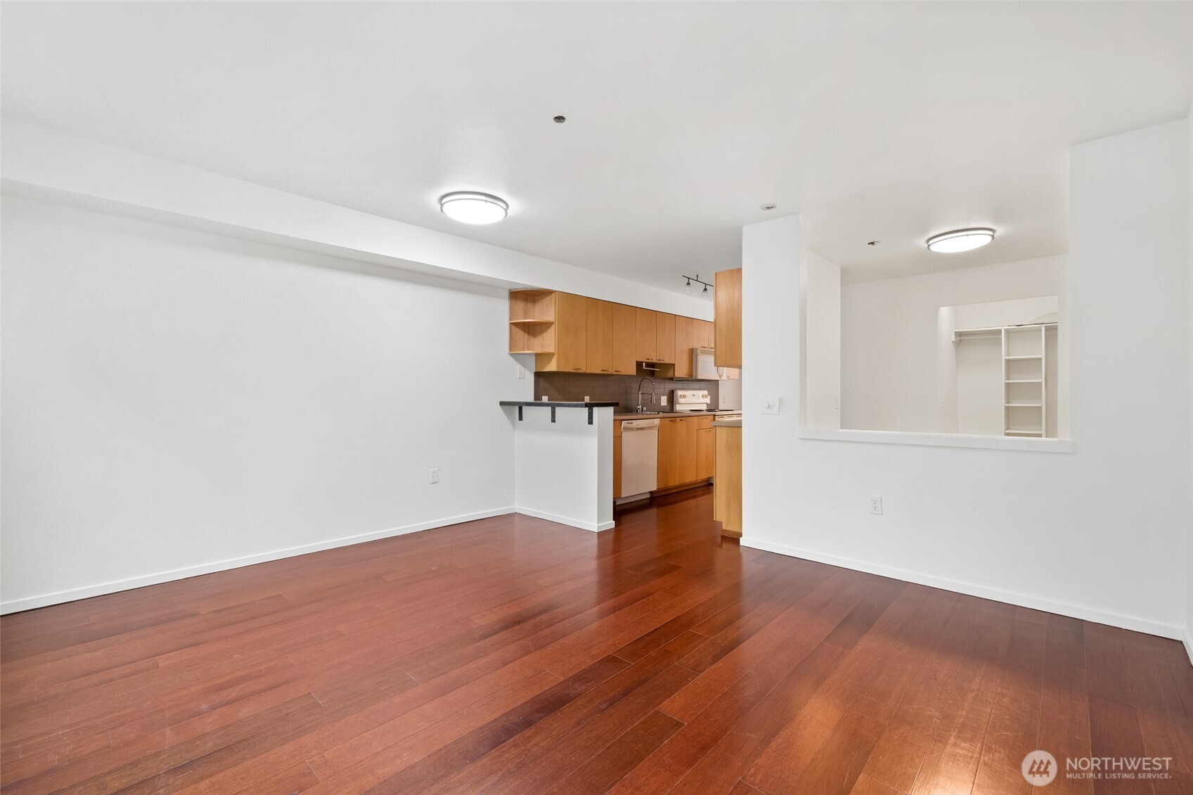 12334 31st Avenue 305 Property Photo 4