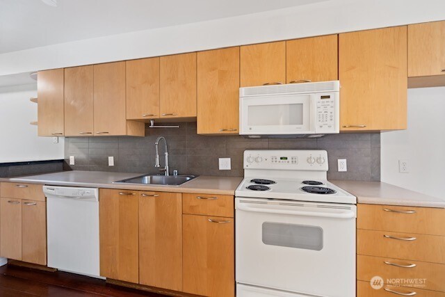 12334 31st Avenue 305 Property Photo 10