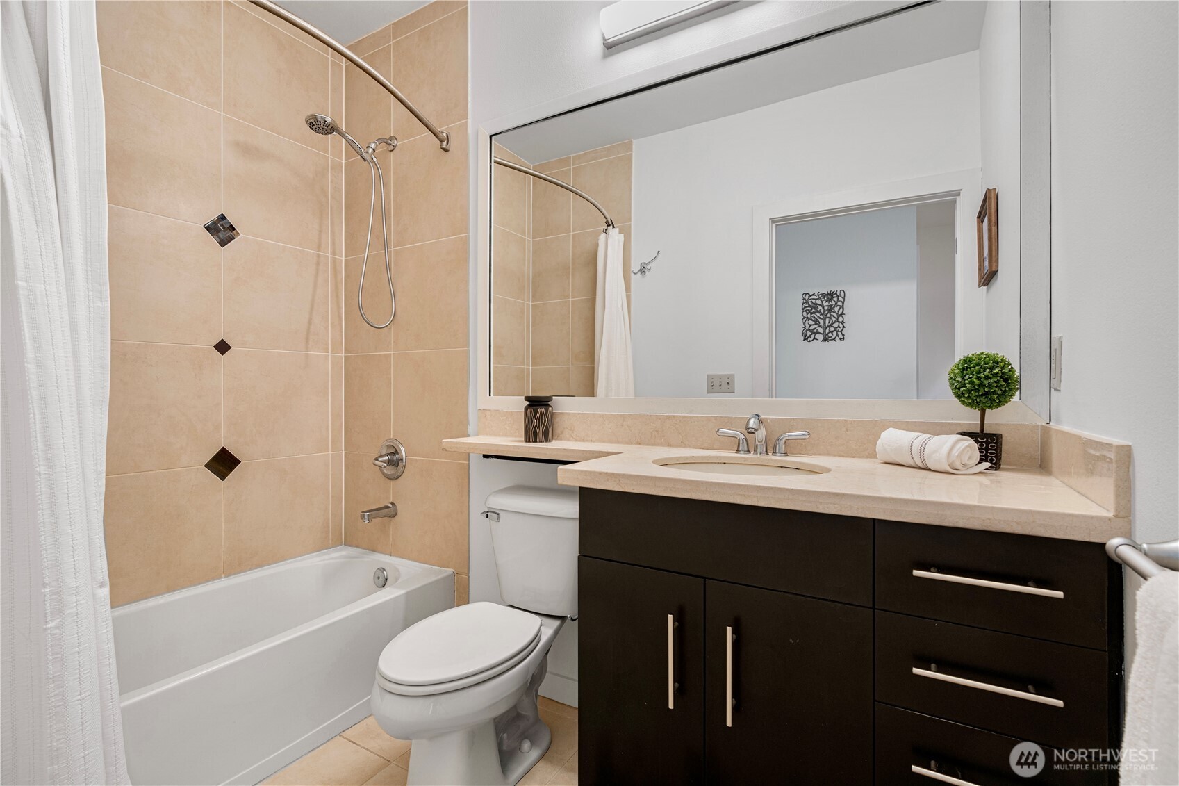 1026 Ne 65th Street 418 Property Photo 13