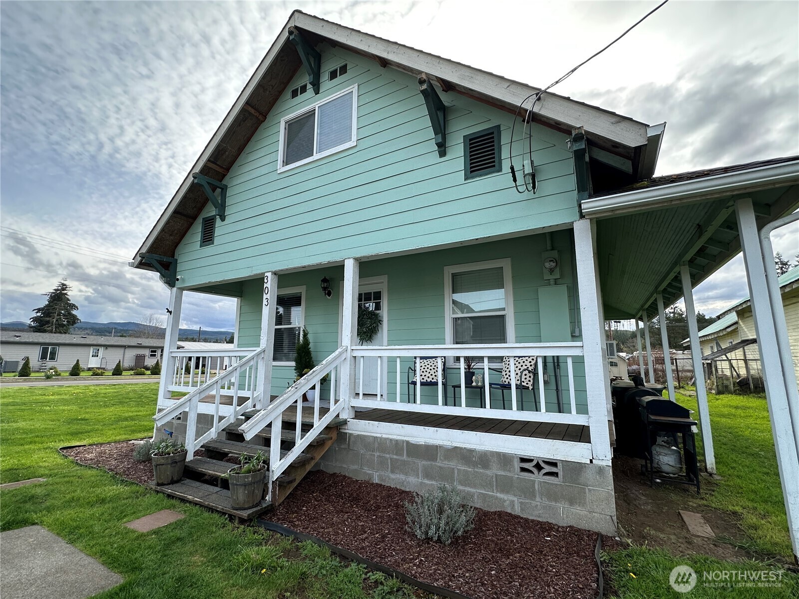 303 N 2nd Street Property Photo 1