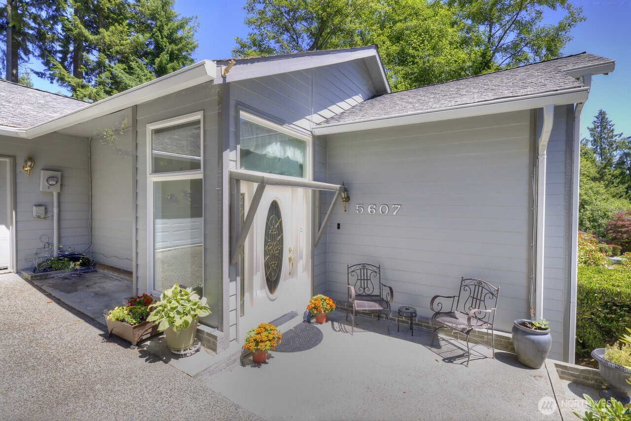 5607 178th Street Property Photo 1