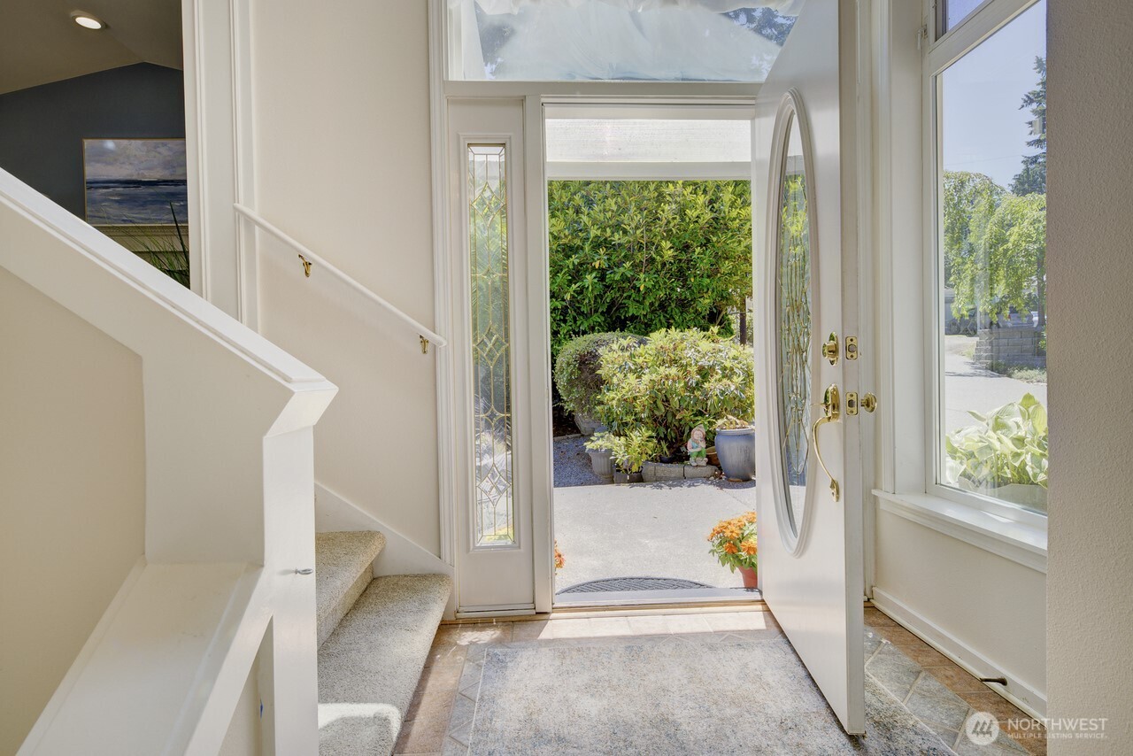 5607 178th Street Property Photo 3