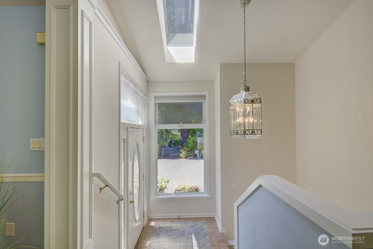 5607 178th Street Property Photo 4