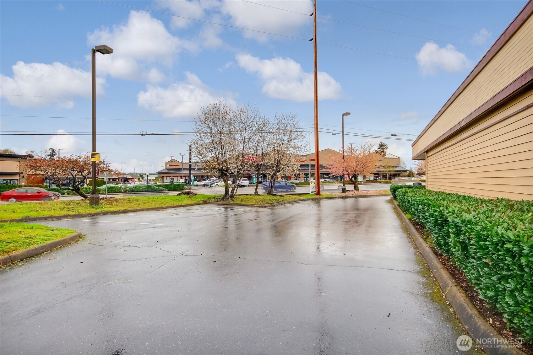 10100 Bridgeport Way Property Photo 14