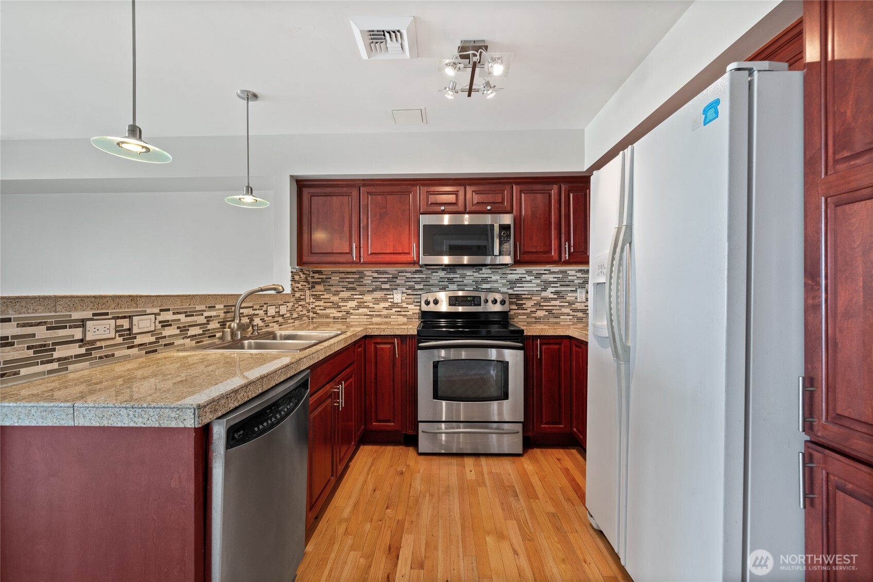 3201 Pacific Ave 1107 Property Photo 9