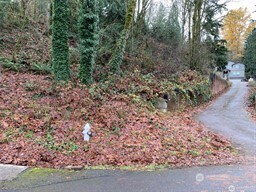 435 Sw Mount Baker Dr Property Photo 1
