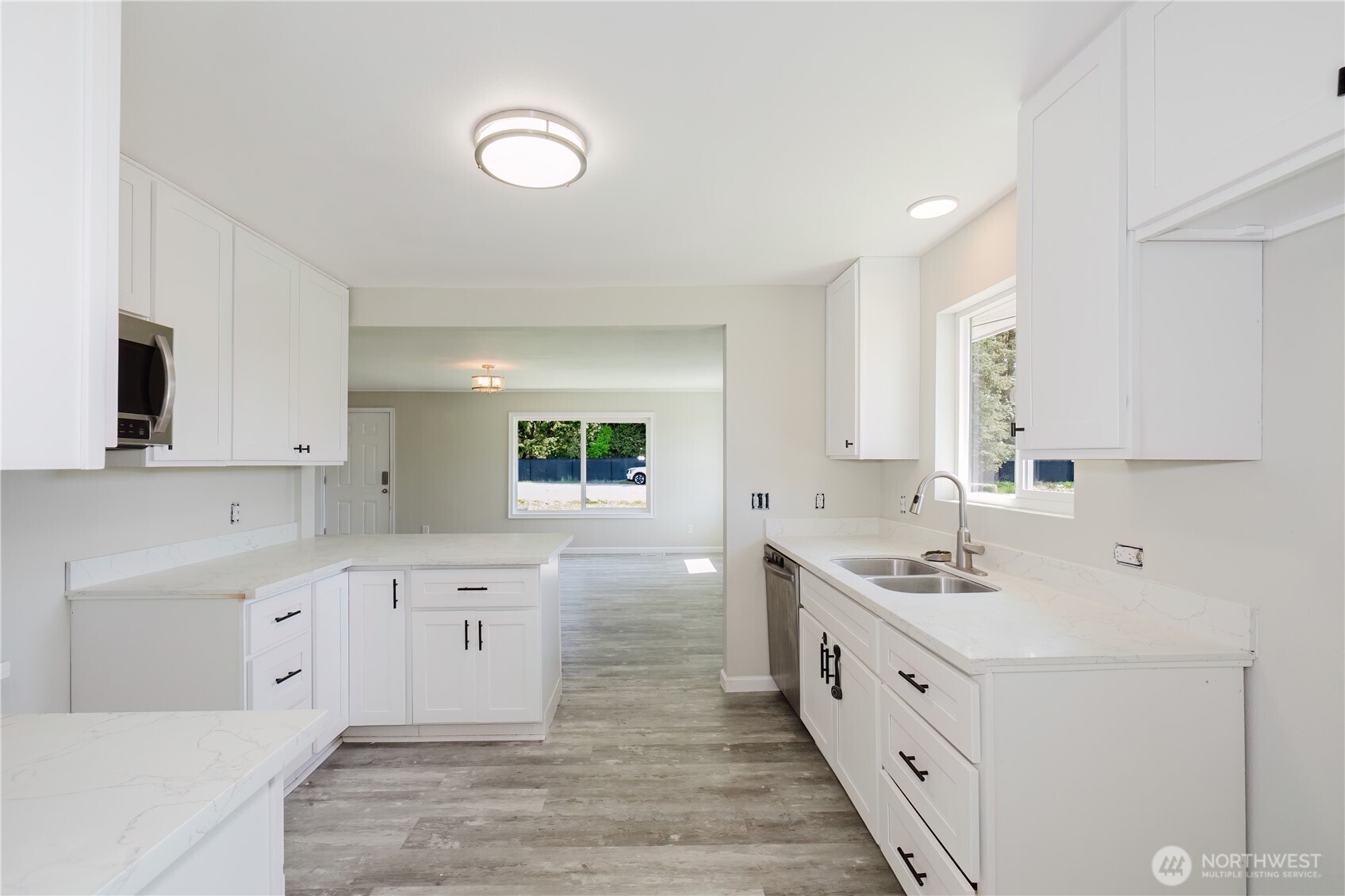 3335 Trenton Avenue Property Photo 7