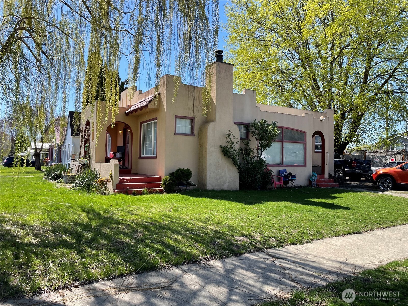 304 S Main Street Property Photo 1