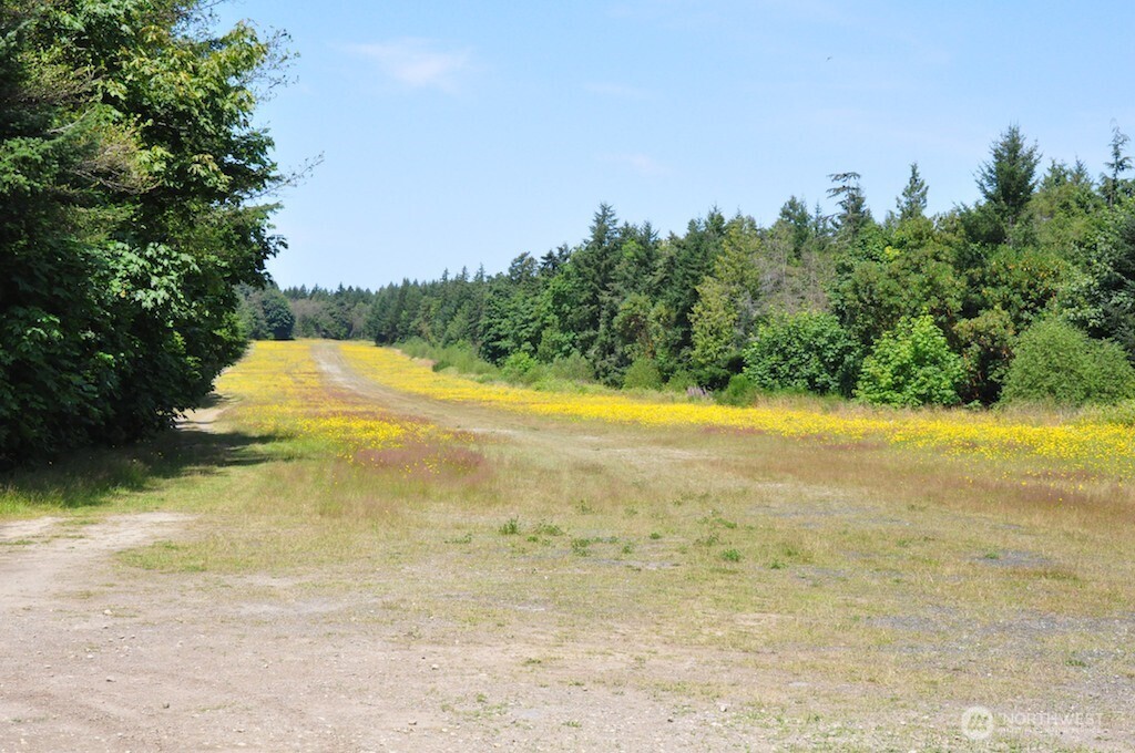 100 Airport Rd Property Photo 13