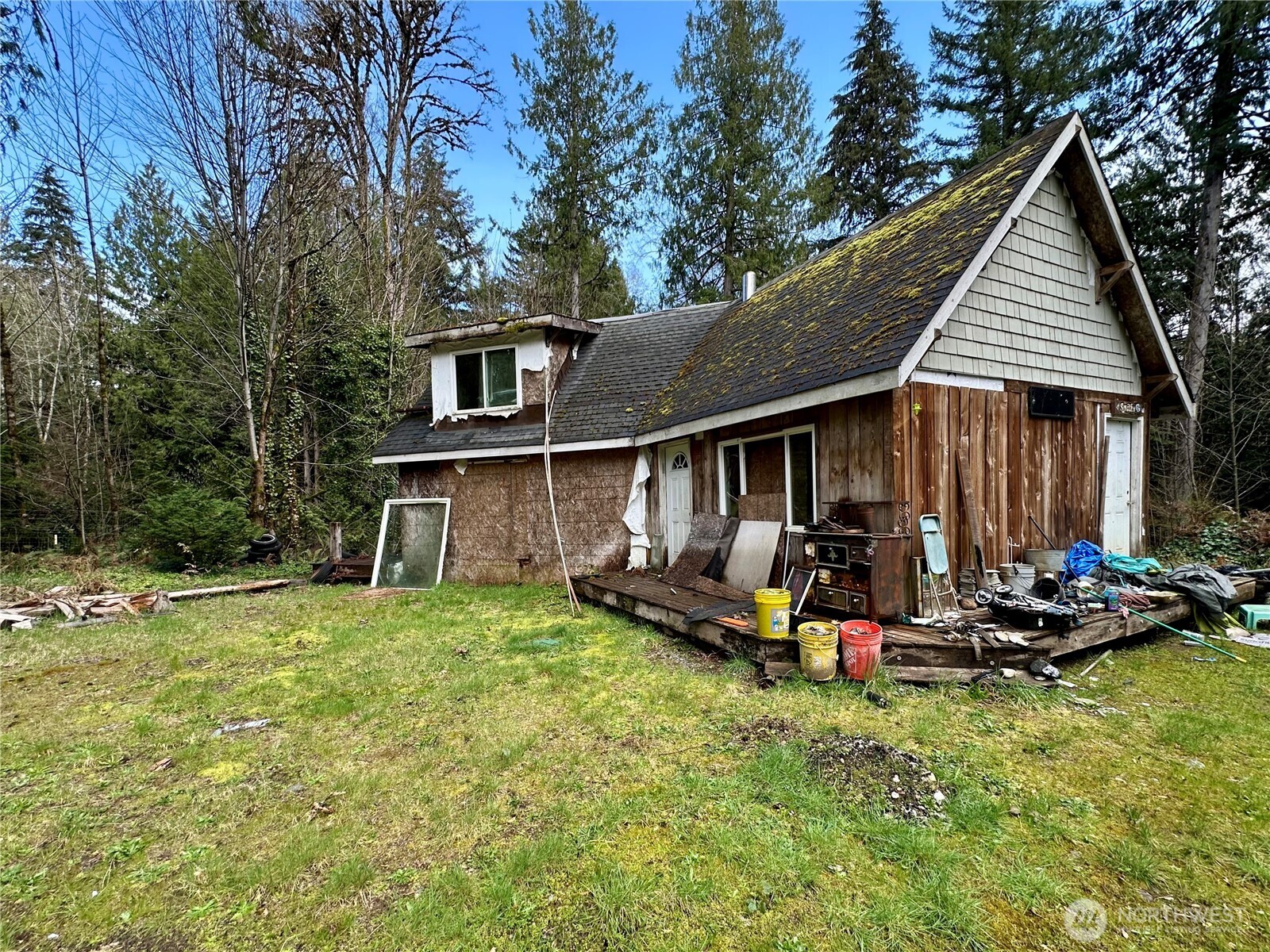 111 E Greenview Drive Property Photo