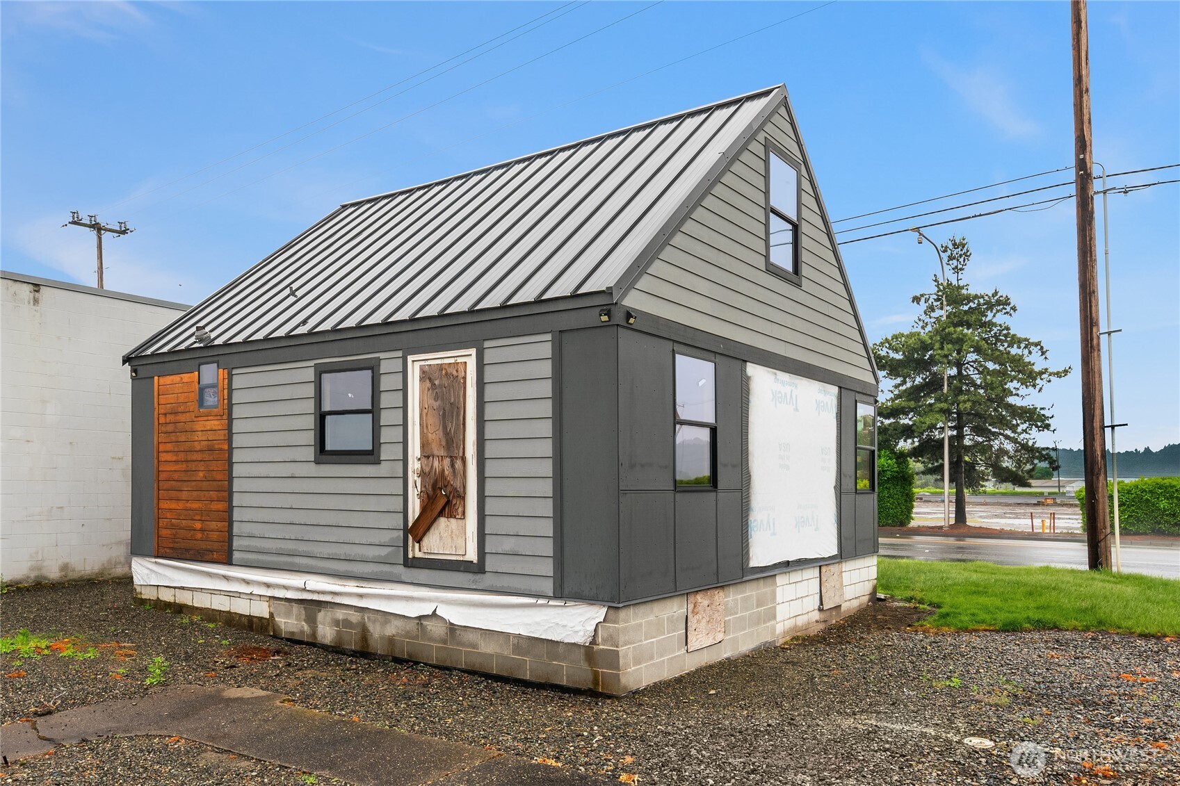 918 A Street Property Photo 16