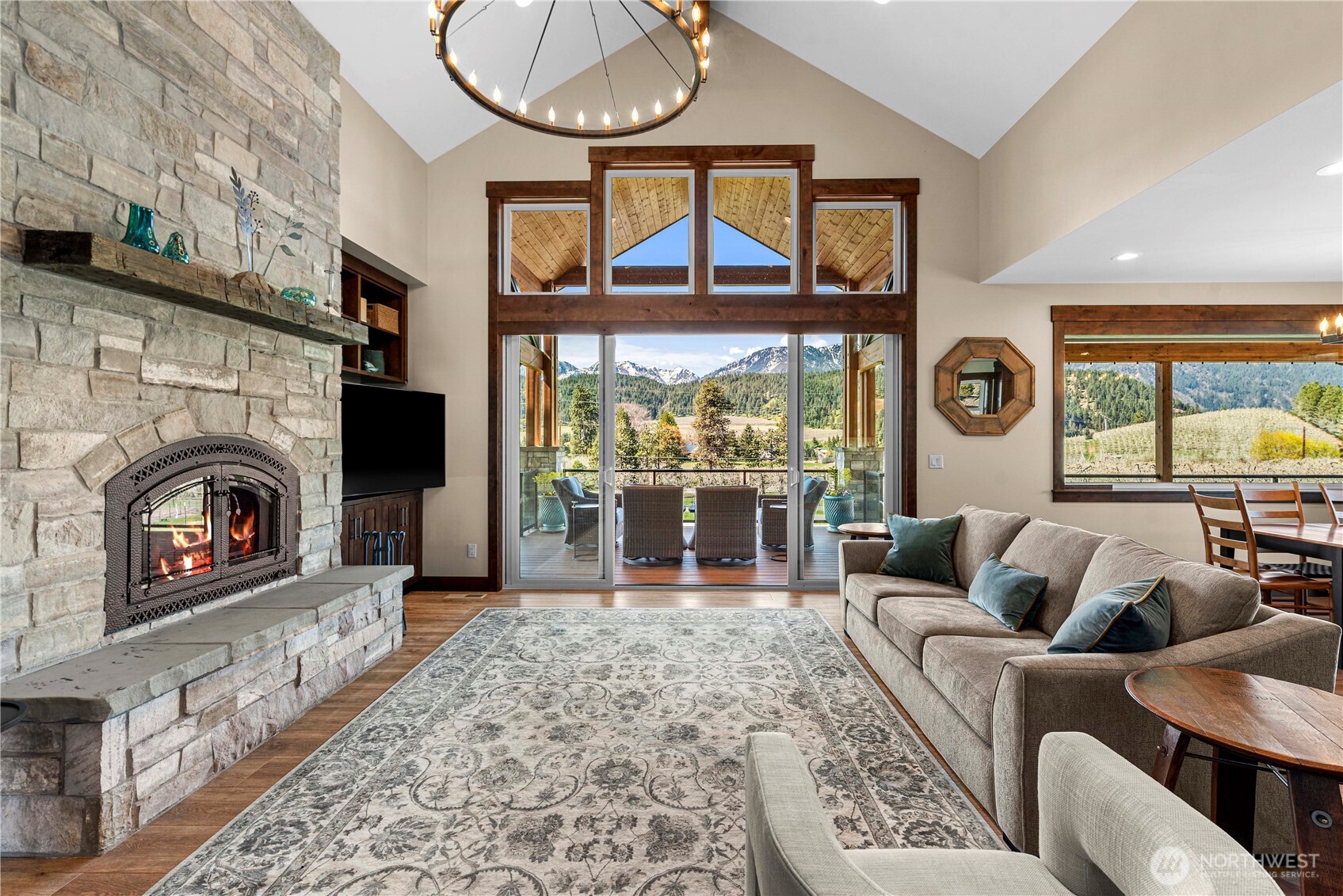 9615 North Road Property Photo 5