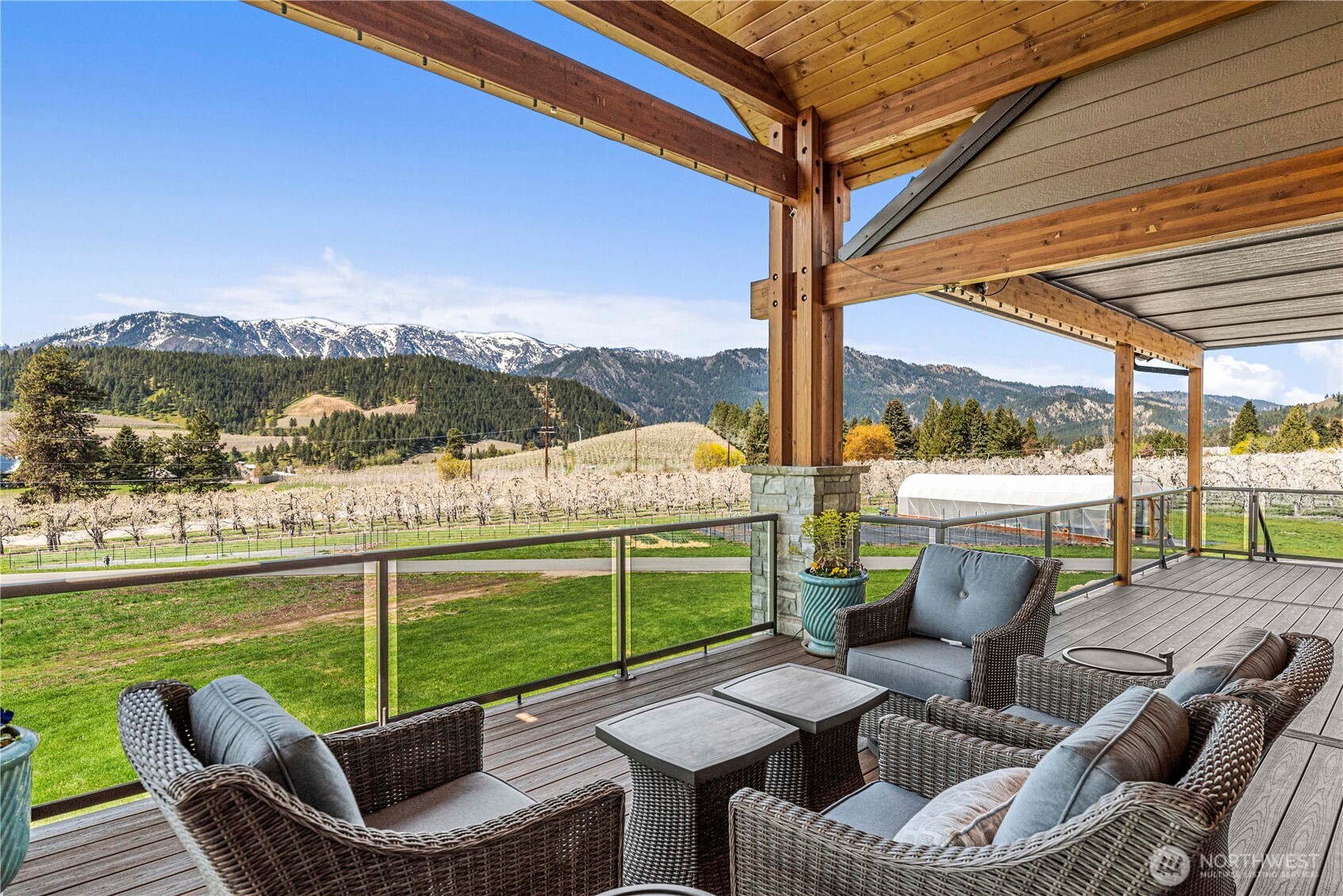 9615 North Road Property Photo 15