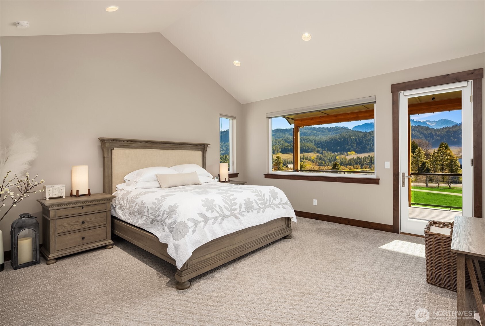 9615 North Road Property Photo 18