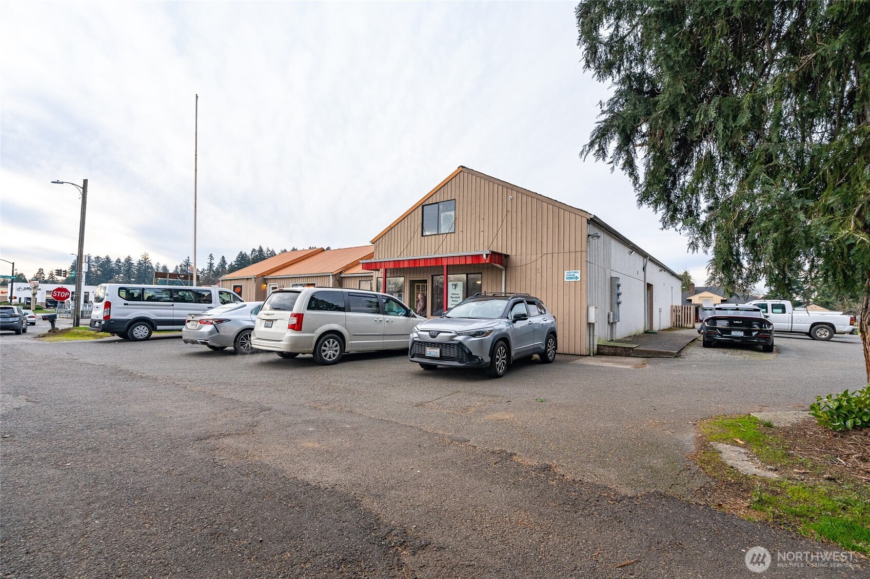 121 E High Street Property Photo 3