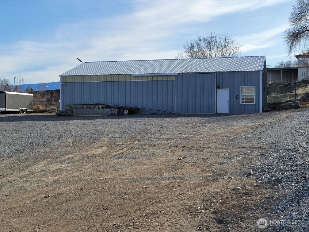 501 Ohme Garden Road Property Photo 1